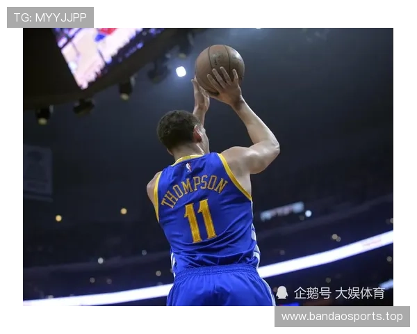 87岁广东婆婆单手投篮神准百步穿杨 引发网友惊叹点赞